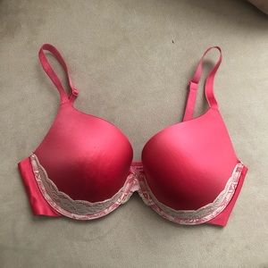 Stunning Soma hot pink Bra